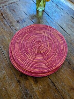 NWOT Pier 1 Placemats Set of 12 Round Braided Spiral Pink Multicolor Summer